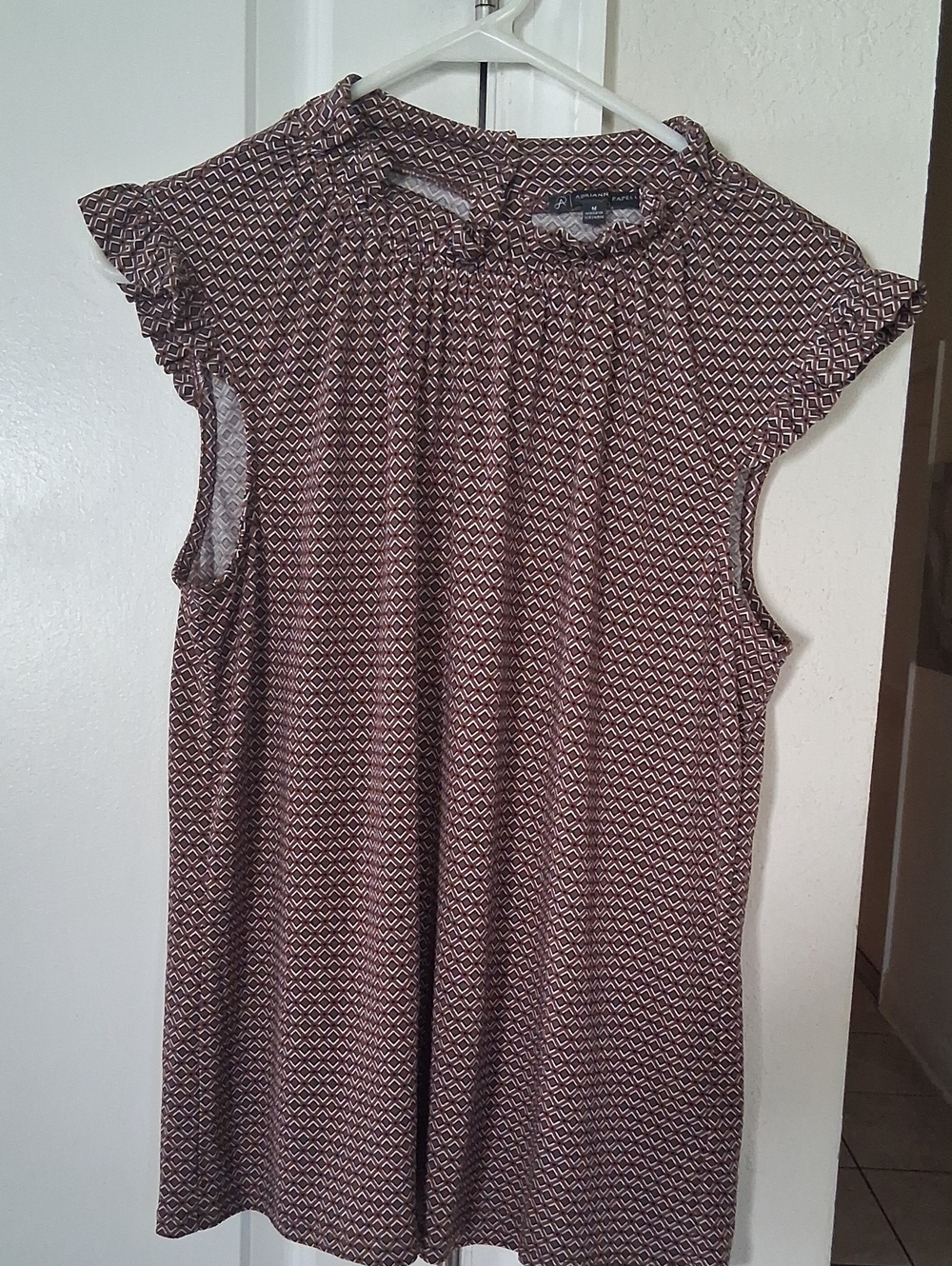 B: Adrianna Papell Brown Diamond-Print Sleeveless Ruffle Neck Blouse